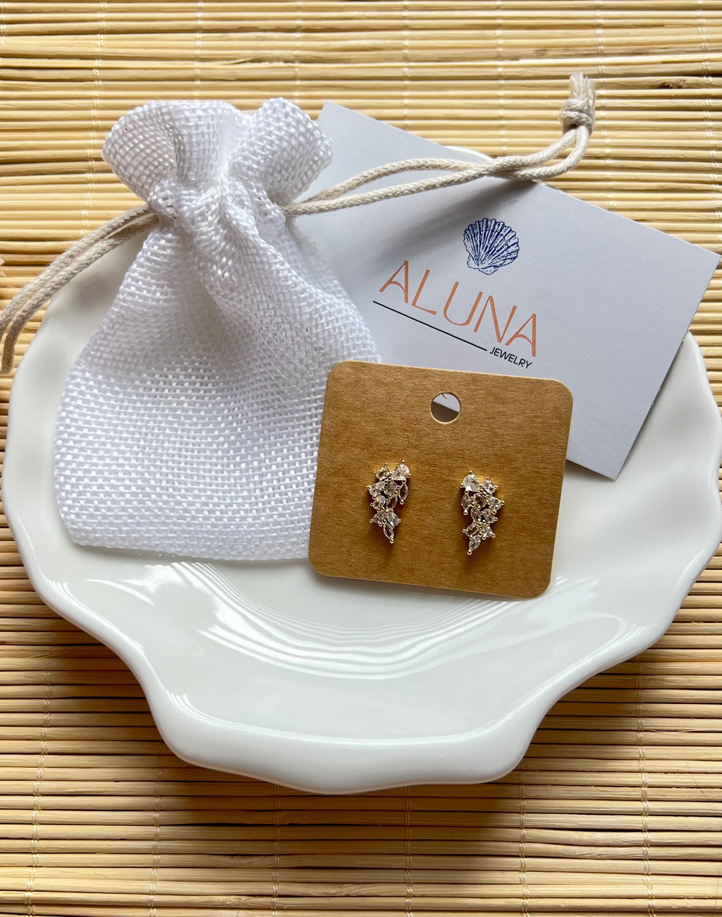 Aurora leaf stud