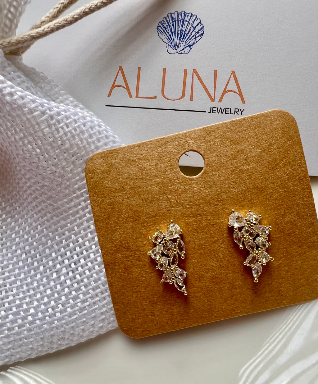 Aurora leaf stud